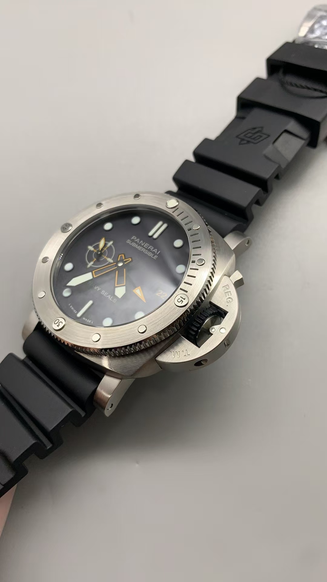 Replica PAM 1323 Panerai Submersible GMT Navy Seals Clone P.900 Movement Black Rubber Band - Image 4