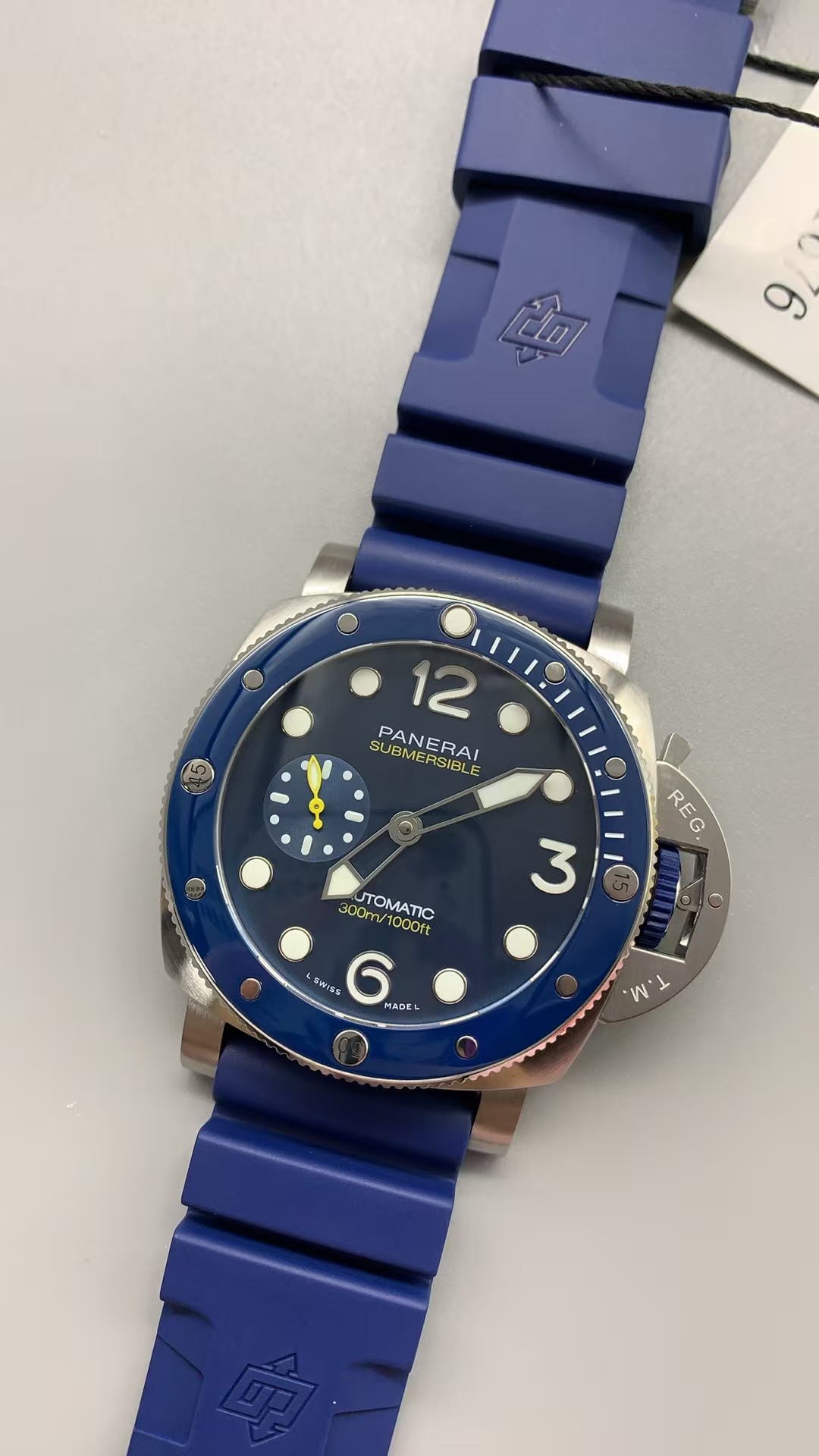 Replica PAM 1676 Panerai Submersible Mike Horn P.900 Movement Blue Ceramic Bezel - Image 3