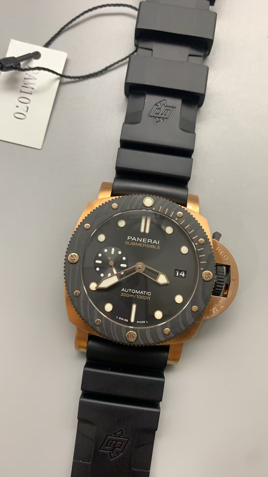 Replica PAM 1070 Panerai Submersible Quaranta Quattro Rose Gold P.900 Movement - Image 3