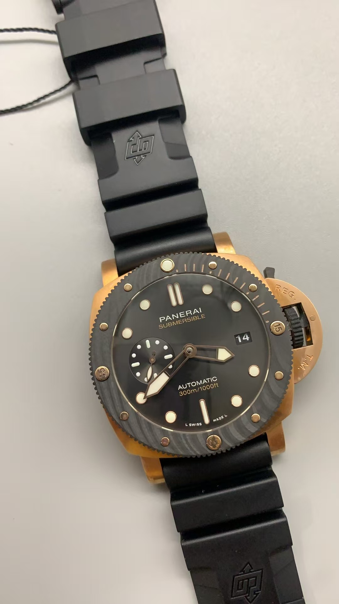 Replica PAM 1070 Panerai Submersible Quaranta Quattro Rose Gold P.900 Movement - Image 4
